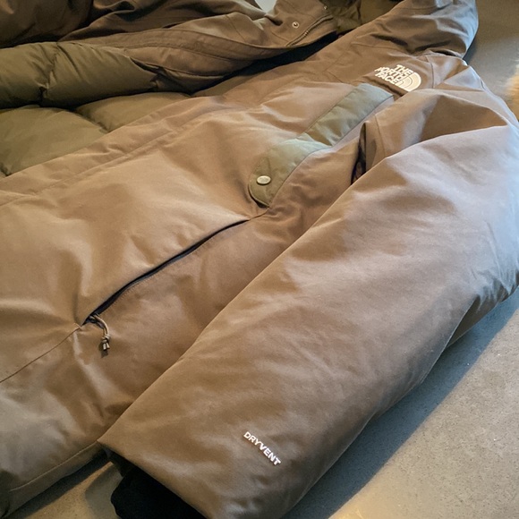 North Face Outerboroughs Jacket.  Never worn. - Picture 4 of 7